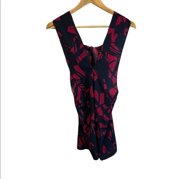 NWOT BANANA REPUBLIC Petites Printed Tie Back Front Key Hole Halter Light Top XS - Picture 1 of 8